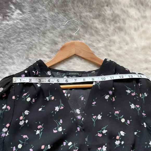 🔥4/$20 Dynamite Floral Blouse - Picture 15 of 16